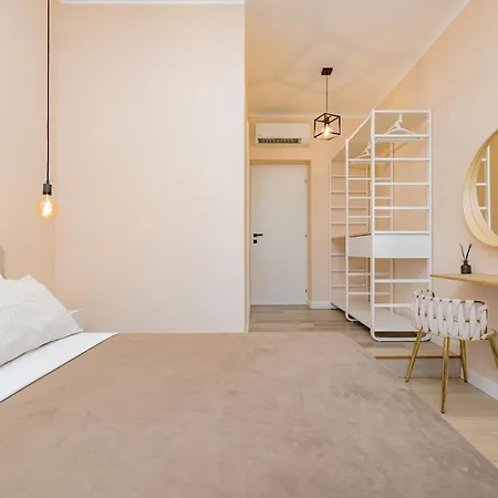 Visconti Palace By Rhospitality It * 罗镇