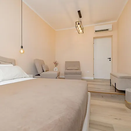 Affittacamere Visconti Palace By Rhospitality It 3*